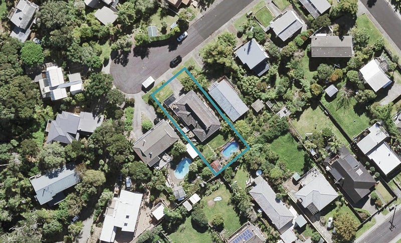 12 Oruamo Place, Beach Haven, Auckland - Carousel 1