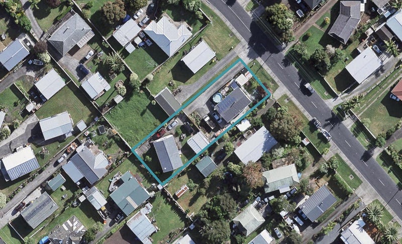 18 Parakai Avenue, Parakai, Helensville - Carousel 1