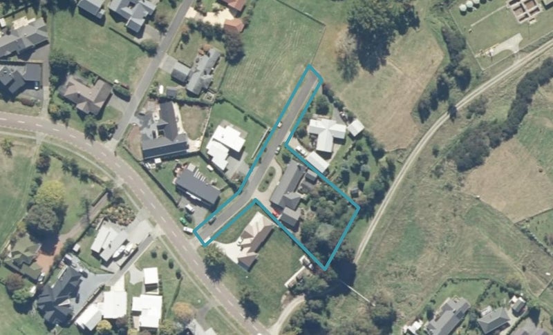 3 Cabbage Tree Grove, Taupo - Carousel 1