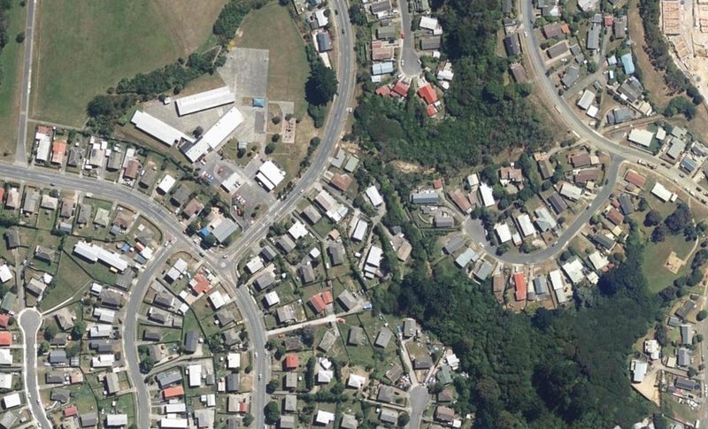16 Omapere Street, Waitangirua, Porirua - Carousel 1