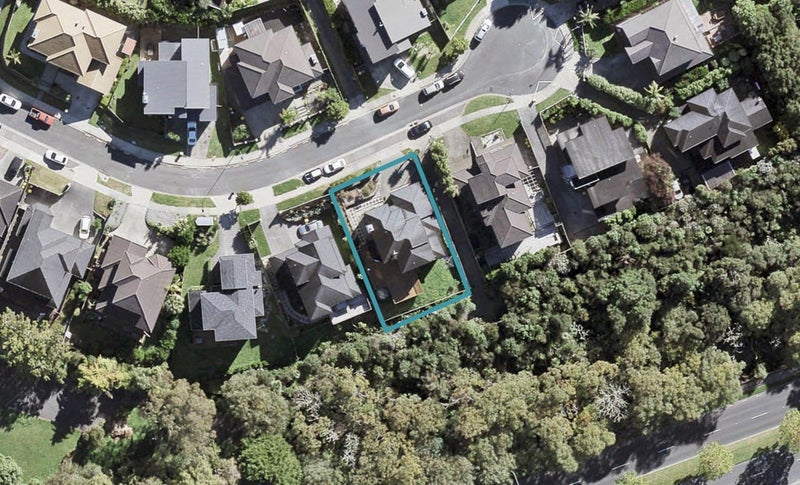 17 Catlins Place, Fairview Heights, Auckland - Carousel 1