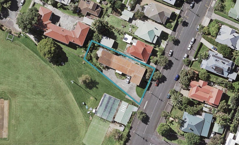 1/7 Cheltenham Road, Devonport, Auckland - Carousel 1