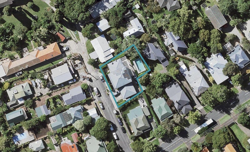 2 Everest Street, Devonport, Auckland - Carousel 1