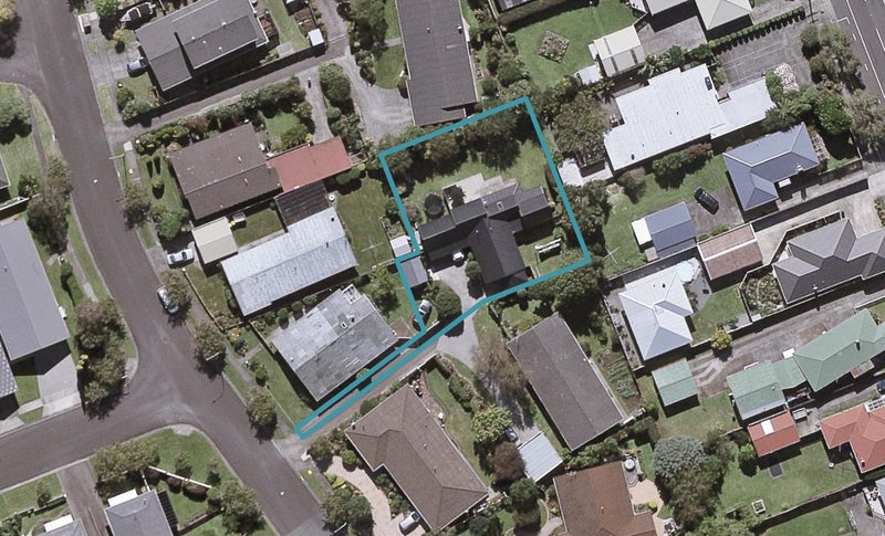 13A John Guthrie Place, Merrilands, New Plymouth - Carousel 1