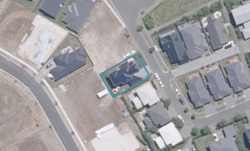 4 Chateau Crescent, Rangatira Park, Taupo - Carousel 1