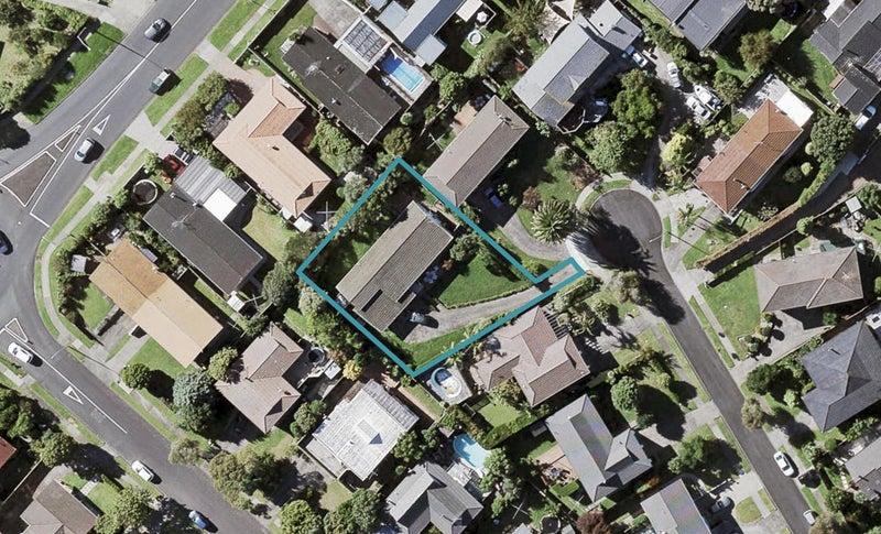 10 Golders Place, Howick, Auckland - Carousel 1