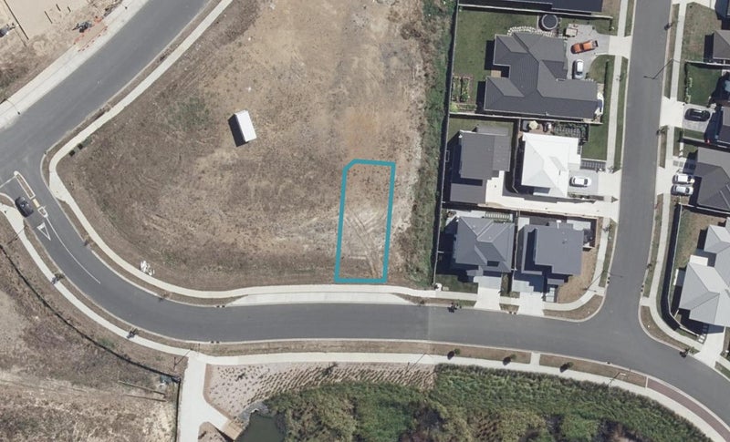 32 McCorquindale Drive, Flagstaff, Hamilton - Carousel 1