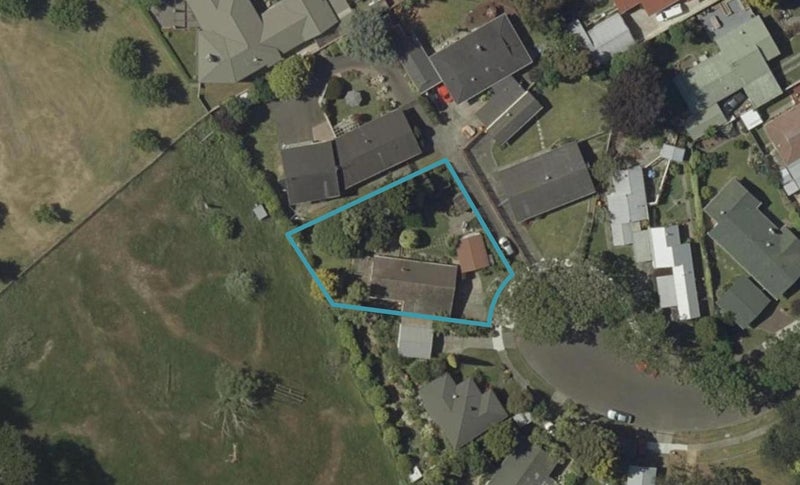 8 Otira Place, Awapuni, Palmerston North - Carousel 1