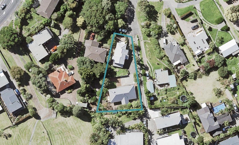2/602 Beach Road, Rothesay Bay, Auckland - Carousel 1