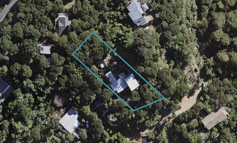 20 Taraire Street, Ostend, Waiheke Island - Carousel 1