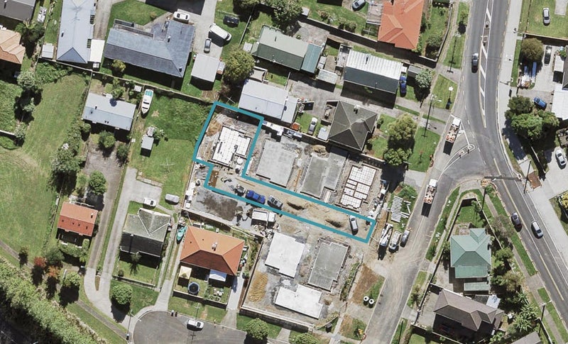 10 Matomato Lane, Mount Roskill, Auckland - Carousel 1