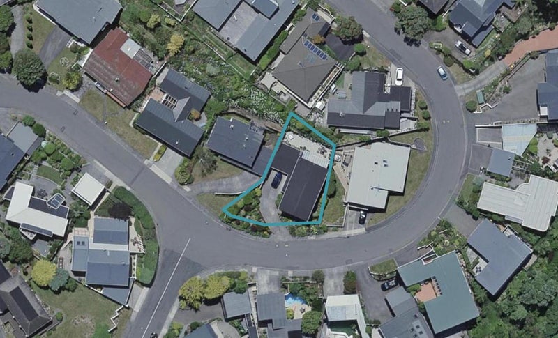 32 Rama Crescent, Khandallah, Wellington - Carousel 1