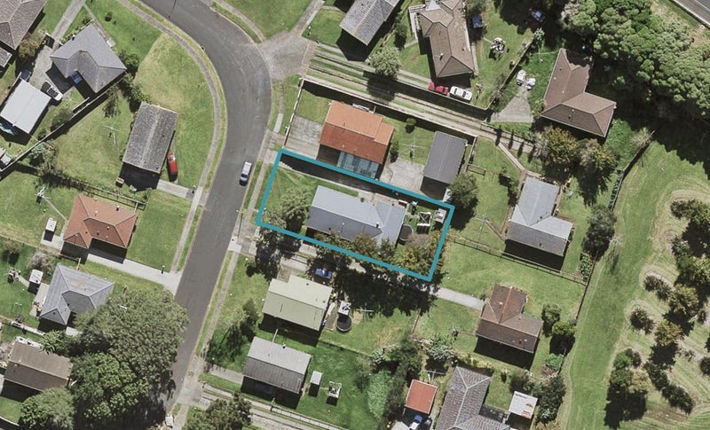 60 Chingford Close, Mangere, Auckland - Carousel 1