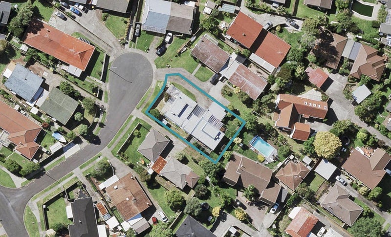 1/7 Tina Place, Sunnyhills, Auckland - Carousel 1