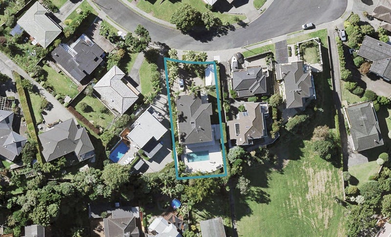 15 Callender Place, Shelly Park, Auckland - Carousel 1