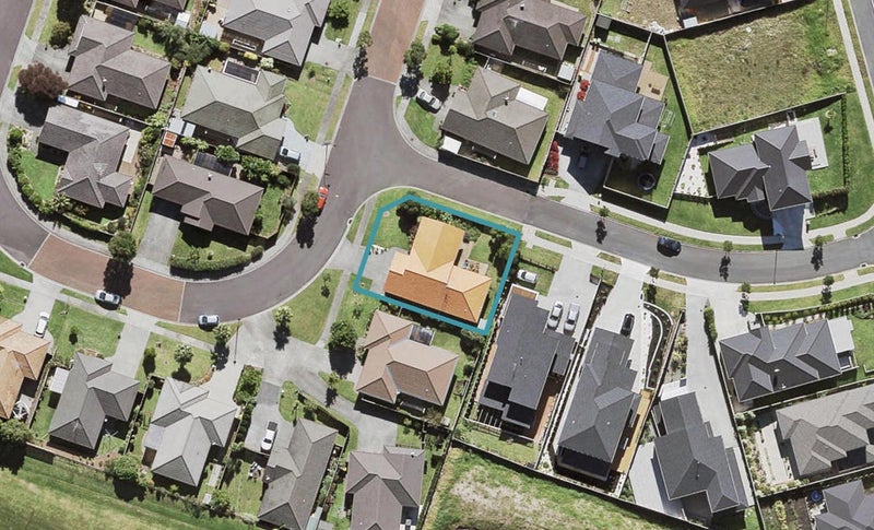 35 Richfield Crescent, Westgate, Auckland - Carousel 1