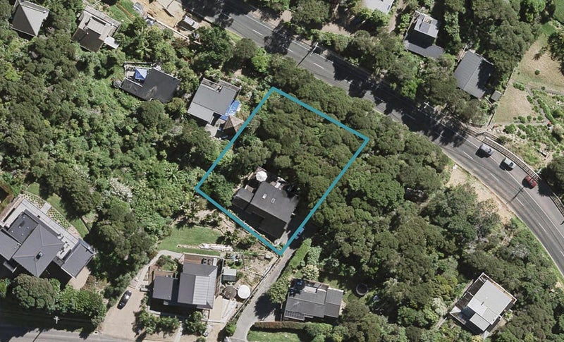 20 Tawa St, Oneroa, Waiheke Island - Carousel 1