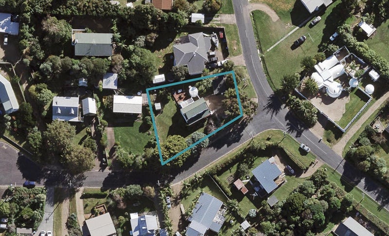 495 Sea View Road, Onetangi, Waiheke Island - Carousel 1