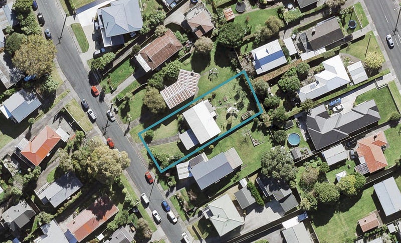 22 Drome View Place, Beach Haven, Auckland - Carousel 1