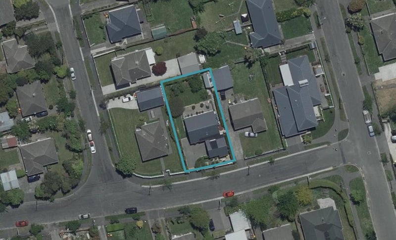 15 Newall Avenue, Bryndwr, Christchurch - Carousel 1