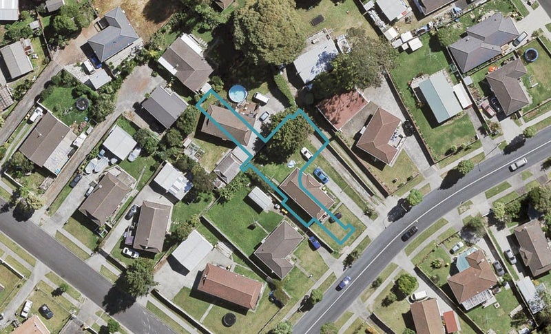 8 Maru Place, Ranui, Auckland - Carousel 1