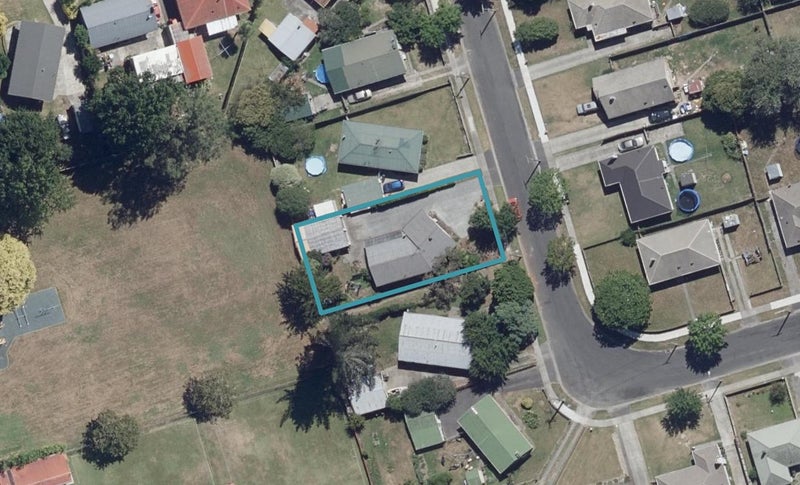 54 Marshall Street, Fairfield, Hamilton - Carousel 1