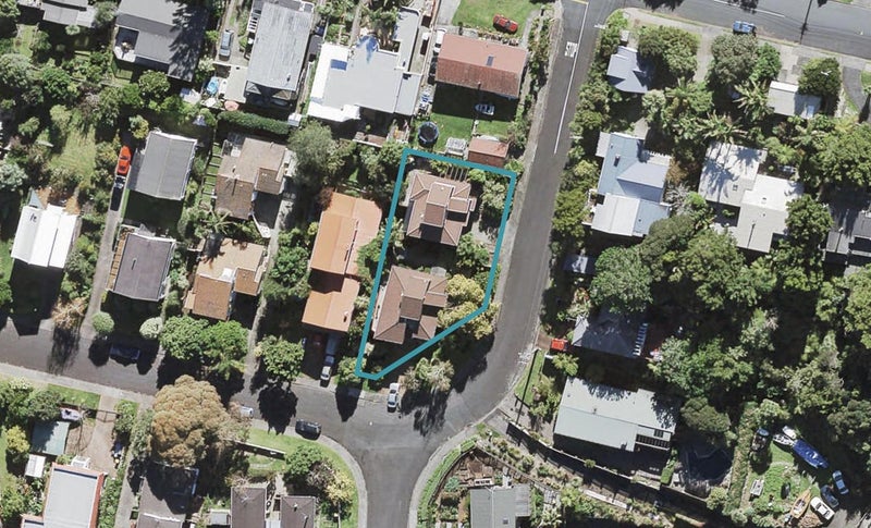 2/3 Valhalla Drive, Beach Haven, Auckland - Carousel 1