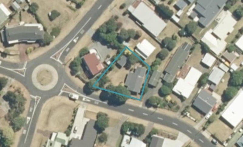 100 Patuwai Drive, Whangamatā - Carousel 1