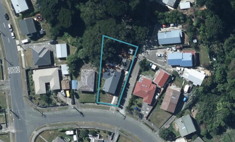 5 Swansea Street, Cannons Creek, Porirua - Carousel 1
