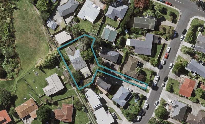 7 Tawavale Crescent, Totara Vale, Auckland - Carousel 1