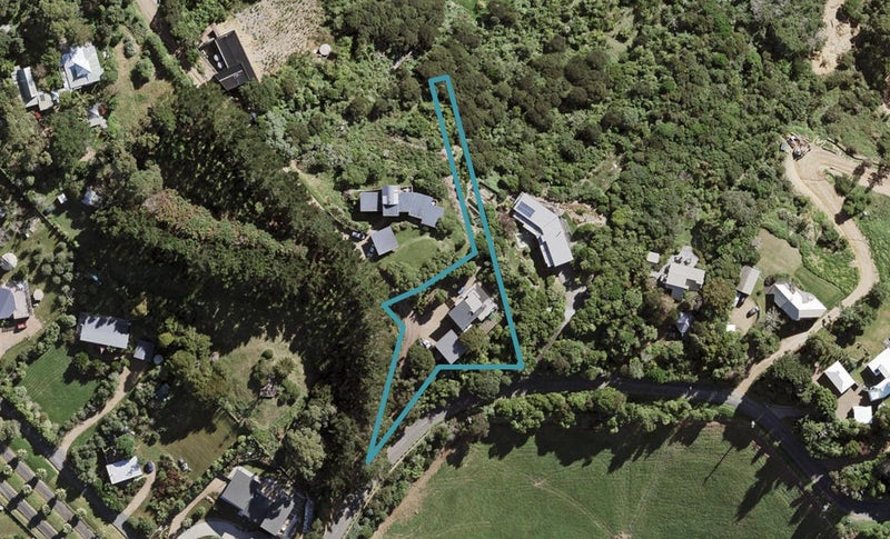 312B Sea View Road, Ostend, Waiheke Island - Carousel 1
