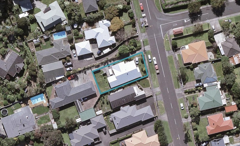 108 Govett Avenue, Frankleigh Park, New Plymouth - Carousel 1