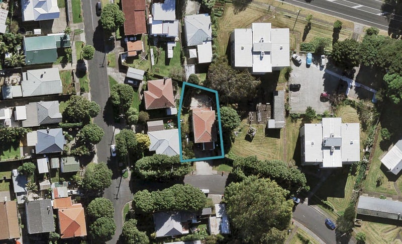 2 Jordan Avenue, Onehunga, Auckland - Carousel 1