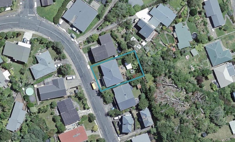 46 Thurleigh Grove, Karori, Wellington - Carousel 1