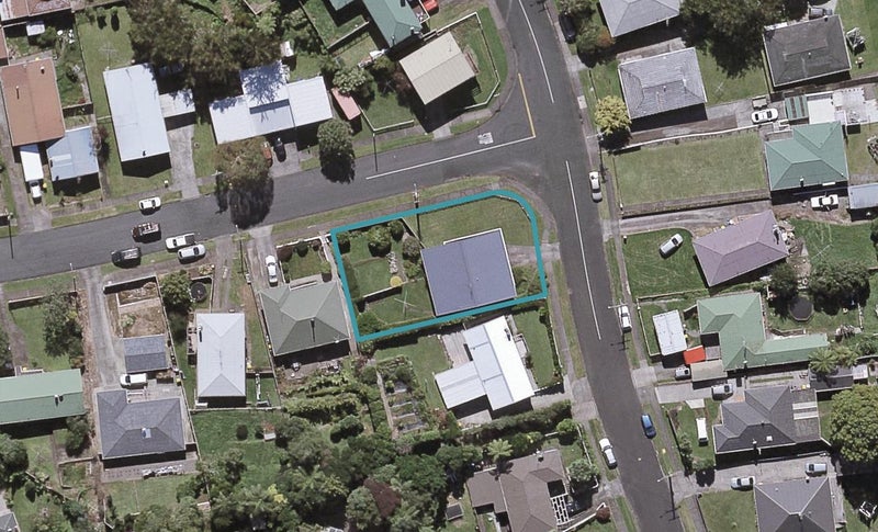 24 Pembroke Street, Westown, New Plymouth - Carousel 1