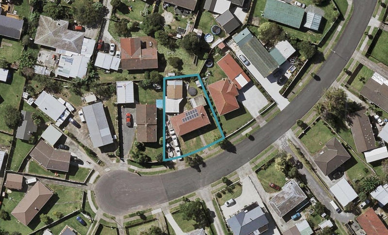 57 Zelda Avenue, Clover Park, Auckland - Carousel 1