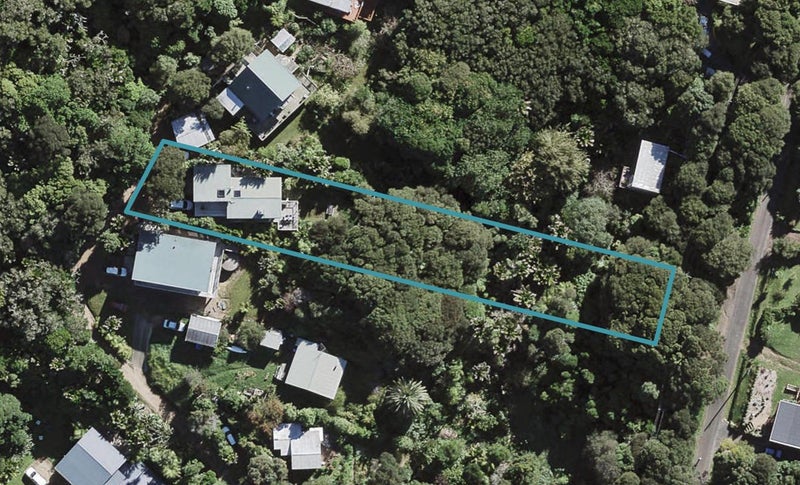 16 Valley Road, Ōmiha, Waiheke Island - Carousel 1