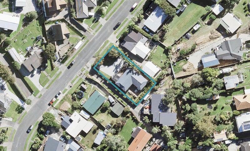 6 Gilshennan Valley, Red Beach, Red Beach - Carousel 1