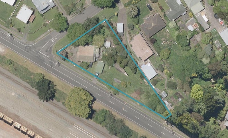 2 Benefield Street, Whanganui East, Whanganui - Carousel 1