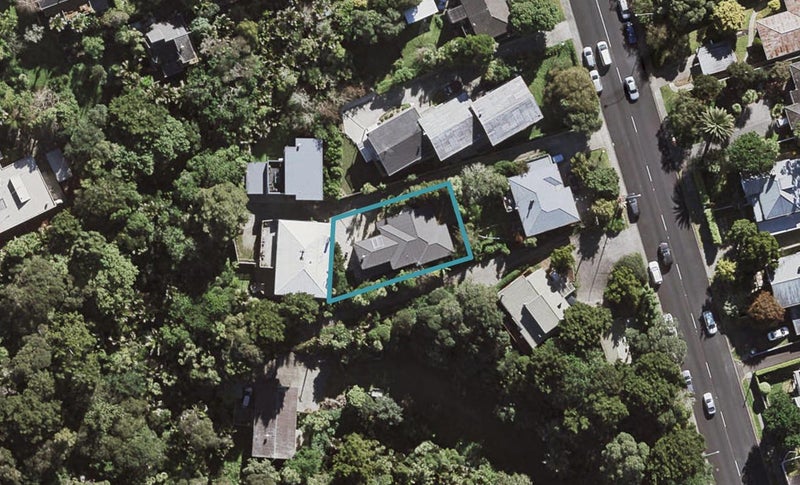 148A Glenfield Road, Birkenhead, Auckland - Carousel 1