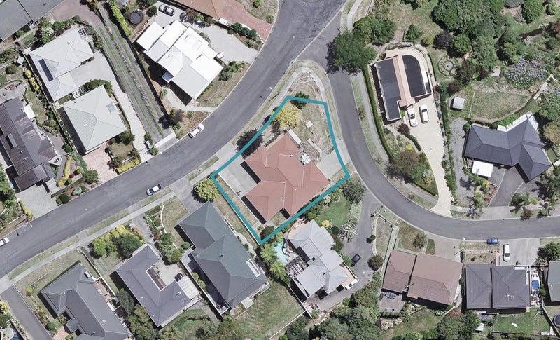 79 Churchill Drive, Taradale, Napier - Carousel 1