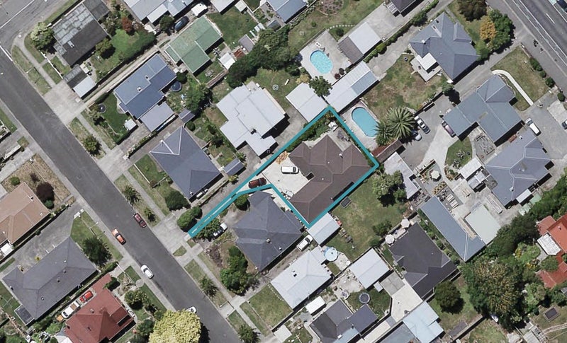 613A Avenue Road West, Saint Leonards, Hastings - Carousel 1