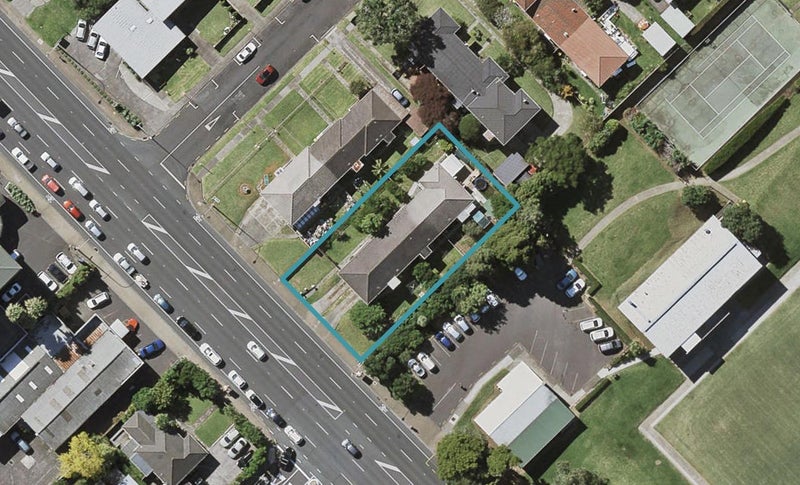 1/15 Taharoto Road, Takapuna, Auckland - Carousel 1