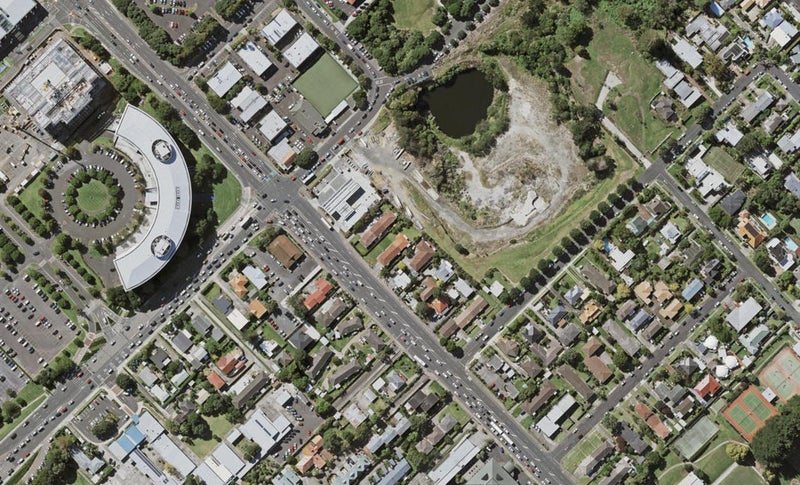 1/29 Taharoto Road, Takapuna, Auckland - Carousel 1