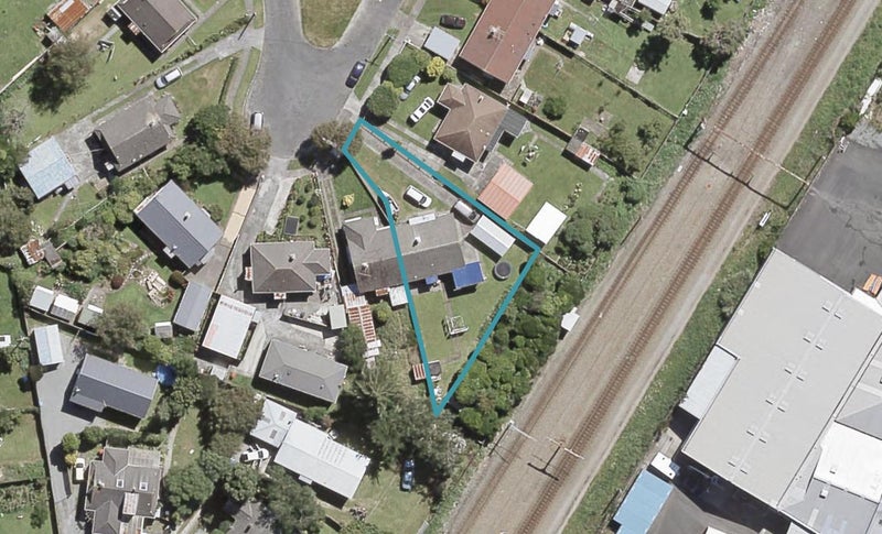 14 Watkins Grove, Taita, Lower Hutt - Carousel 1