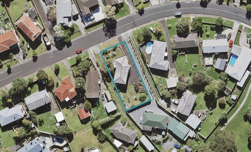 27 Felgrove Street, Glendene, Auckland - Carousel 1