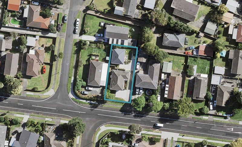 9 Gibbons Road, Weymouth, Auckland - Carousel 1