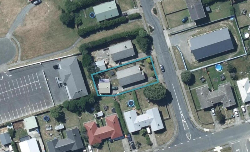 3 Loongana Street, Waitangirua, Porirua - Carousel 1