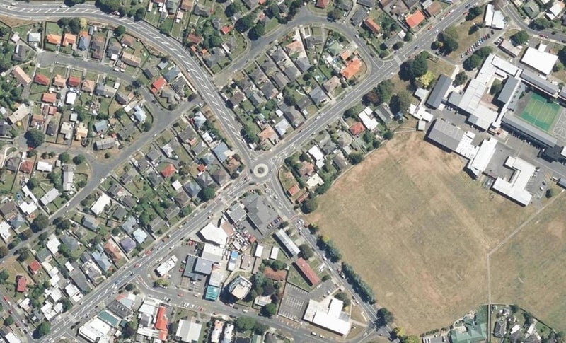 884 High Street, Avalon, Lower Hutt - Carousel 1