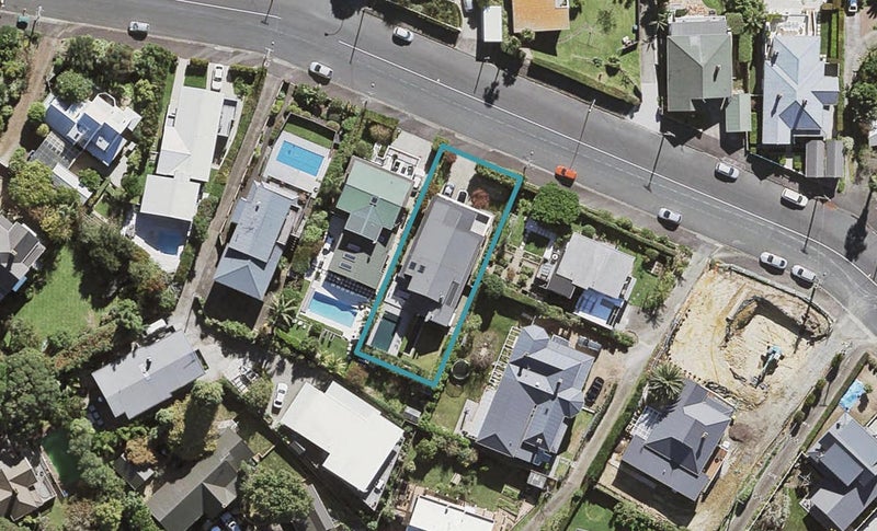 40 Hinemoa Street, Birkenhead, Auckland - Carousel 1